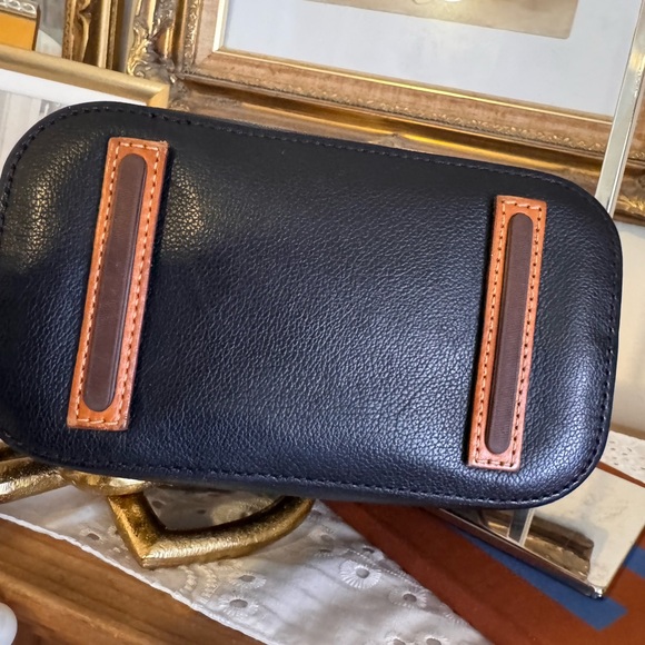 Dooney & Bourke Raleigh Small Roxy Bag. - Picture 9 of 14